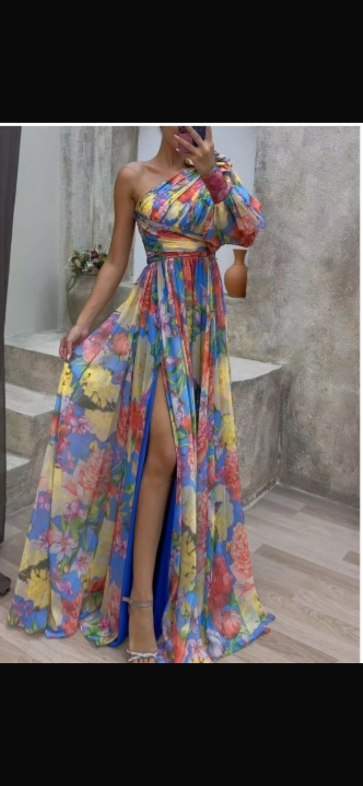 Mckenna | Stunning Flowing Gown